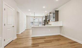 7355 MOUNTAINEER Dr, Alexandria, VA 22306