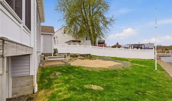 507 County Rd, Barrington, RI 02806