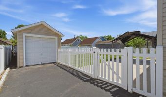 30 W Park Ave, Avenel, NJ 07001