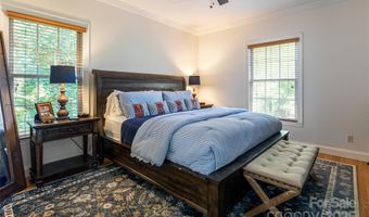 47 Timberwood Dr, Asheville, NC 28806
