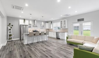 5814 LARPIN Ln, Alexandria, VA 22310