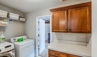 208 Castleton Cir, Boiling Springs, SC 29316
