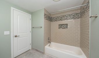 5120 Hensley Dr, Ann Arbor, MI 48103