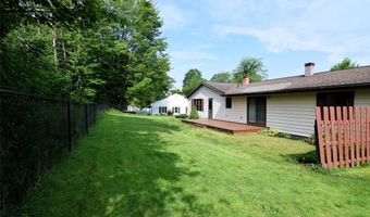 1585 Hemlock Dr, Ashtabula, OH 44004