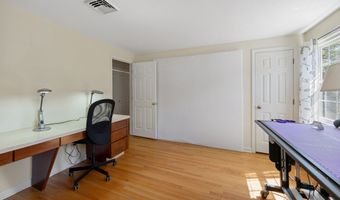 4 Brookfield Ct, Cheshire, CT 06410