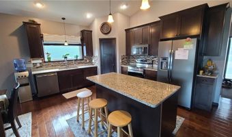 1302 18th Dr NE, Austin, MN 55912