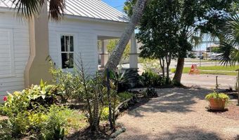 19 Leslie St, Apalachicola, FL 32320