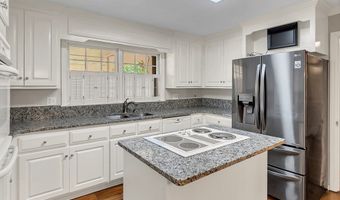 2518 E Doublegate Dr, Albany, GA 31721