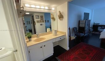 20335 W Country Club Dr 304, Aventura, FL 33180