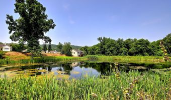 61 Pondview Cir 61, Beacon Falls, CT 06403