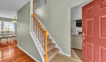 45 Pocono Ln 10, Danbury, CT 06810