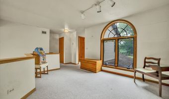 2143 N Juniper Ln, Arlington Heights, IL 60004