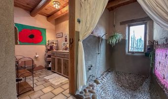 135 Mesa Sea, Arroyo Hondo, NM 87513