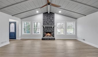 137 Creekview Dr, Woodstock, GA 30188