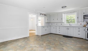 91 Blackstrap Rd, Falmouth, ME 04105