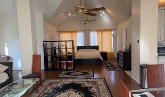 9049 HOLLY LEAF Ln, Bethesda, MD 20817