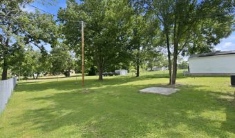 119 E Pearl St, Aurora, MO 65605