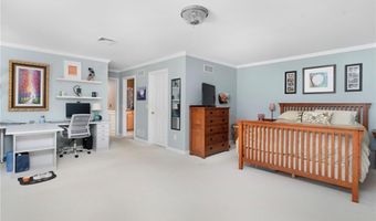 16 Taylor Ln, Warwick, RI 02886