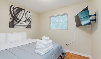 5 Whitewood Ct, Beech Grove, IN 46107