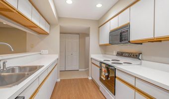 1631 Weatherstone Dr, Ann Arbor, MI 48108