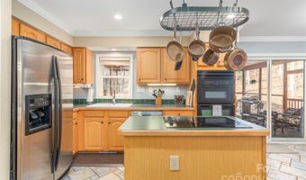 104 Mcelrath Rd, Arden, NC 28704