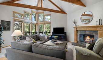 62824 Loma Vista Dr, Bend, OR 97701