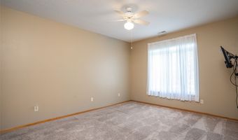 548 Kelsey Ln, Altoona, IA 50009