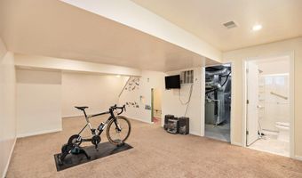 2512 Jade Ct, Ann Arbor, MI 48103