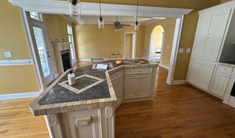 348 Laurelwood Dr, Boiling Springs, SC 29316