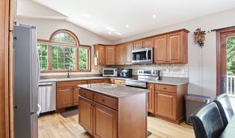 1301 Sandy Ridge Ln, Altoona, WI 54720