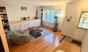 7 Woodstream Dr, Atco, NJ 08004