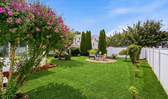 1432 Mizzen Ave, Beachwood, NJ 08722