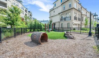 8111 RIVER Rd #122, Bethesda, MD 20817