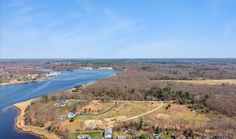 8 Ferry Ln, Berkley, MA 02779