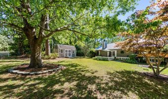 519 Country Club Dr W, Arapahoe, NC 28510