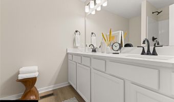 402 NE 59th St, Ankeny, IA 50021