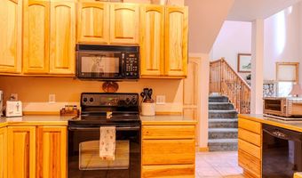 6 Three Point Rd, Cascade, ID 83611