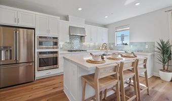 772 Edward Scholle Dr, Camarillo, CA 93010