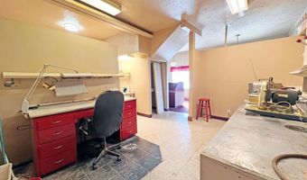 390 N Broadway St, Blackfoot, ID 83221