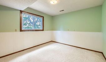 211 Mckinley St, Anoka, MN 55303