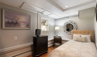 29 Woodland Dr, Avon, CT 06001