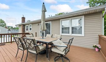 203 Tanglewood Ct, Middletown, NJ 07748