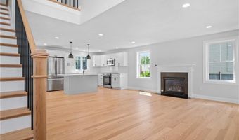 52 Governor St, Cumberland, RI 02864