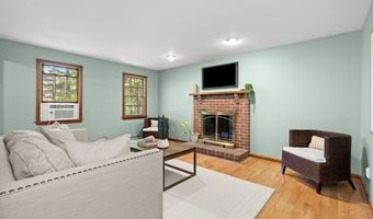 31 Kimball Rd, Amesbury, MA 01913