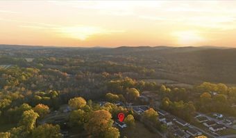 121 RIPLEY Ave, Adairsville, GA 30103