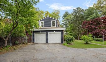 1 Gladridge Dr, East Greenwich, RI 02818