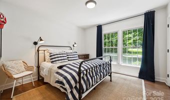 7022 Lancer Dr, Charlotte, NC 28226