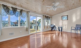 64 Harbor Inn Rd, Bayville, NJ 08721