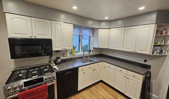 58 Waverly Pl, Bridgeport, CT 06610