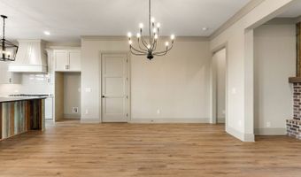 272 Community House, Barnesville, GA 30204
